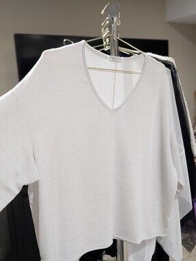FIBRETO Shimmery V-Neck Top in White